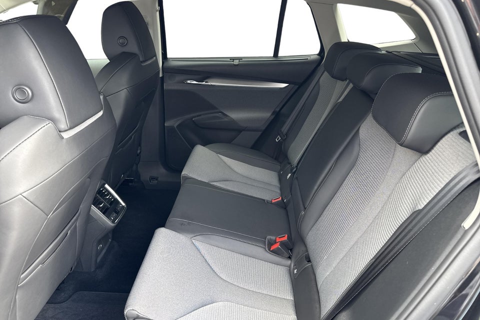 Skoda Enyaq 60 iV Loft 5d