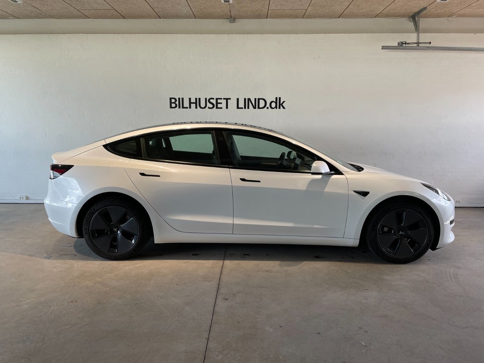 Tesla Model 3 Standard Range+ RWD 4d