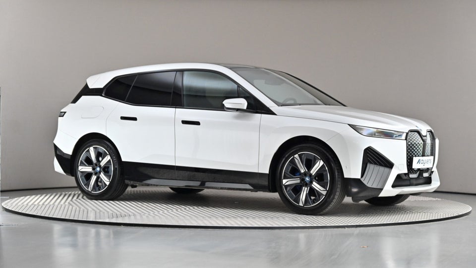 BMW iX xDrive40 Supercharged 5d