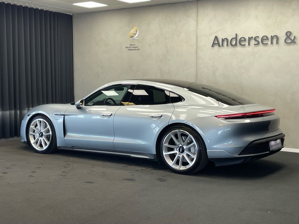 Porsche Taycan Turbo Performance+  4d