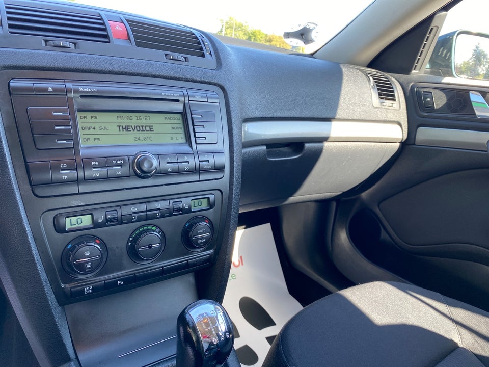 Skoda Octavia 2,0 FSi Elegance 5d