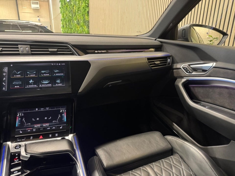 Audi e-tron 55 S-line Sportback quattro 5d