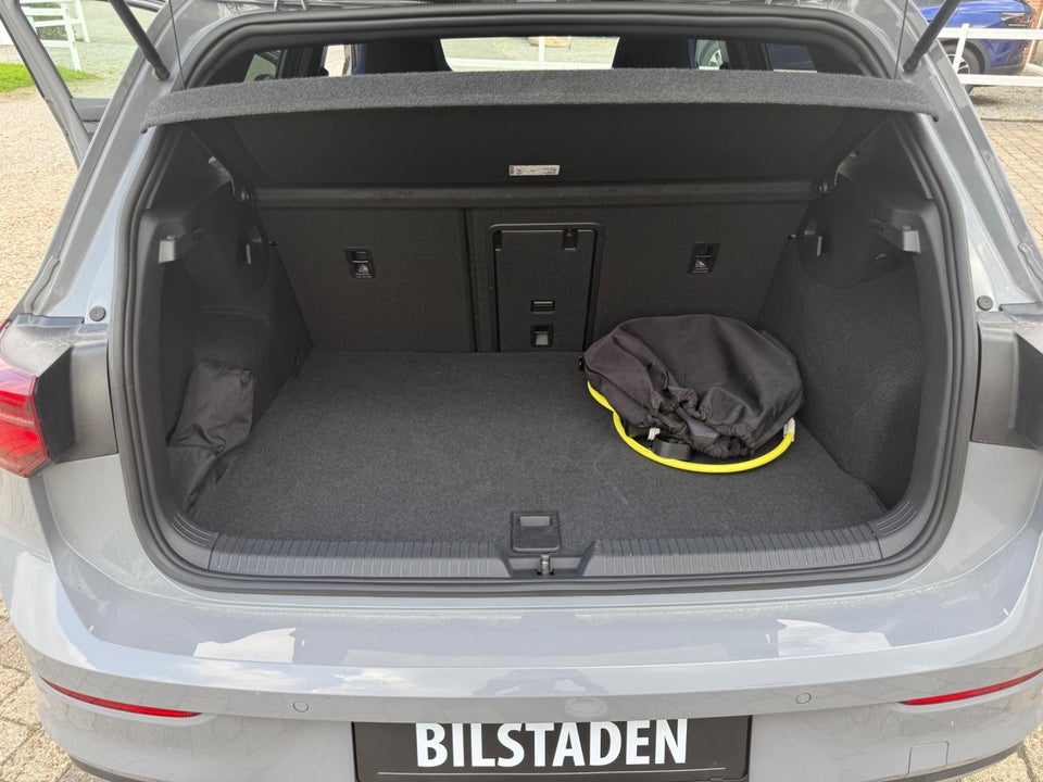 VW Golf VIII 1,4 GTE DSG 5d