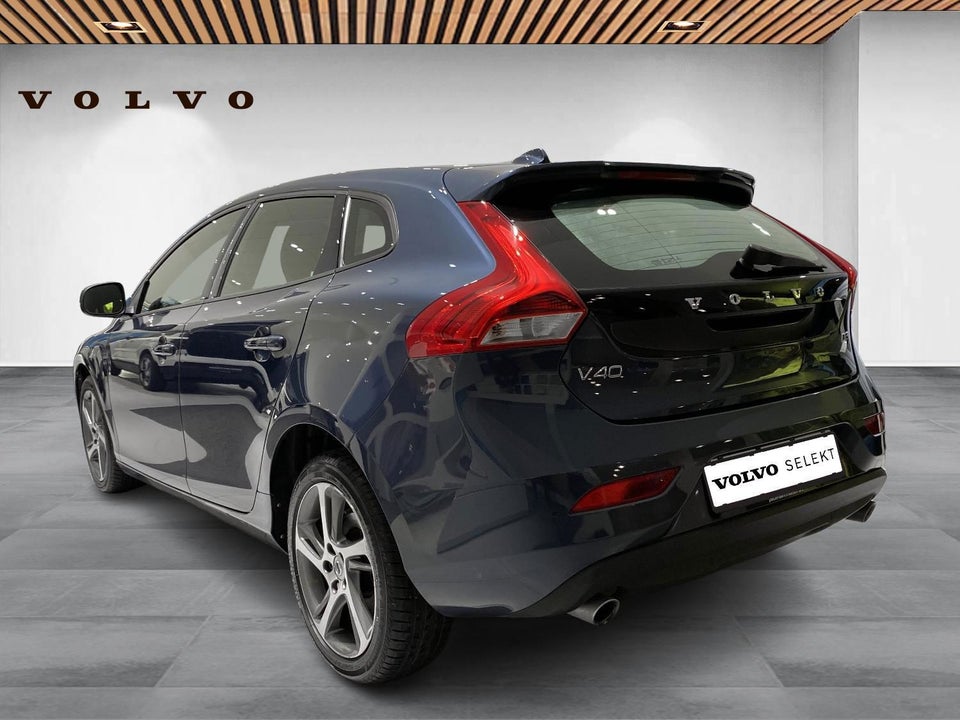 Volvo V40 2,0 D3 150 Momentum 5d