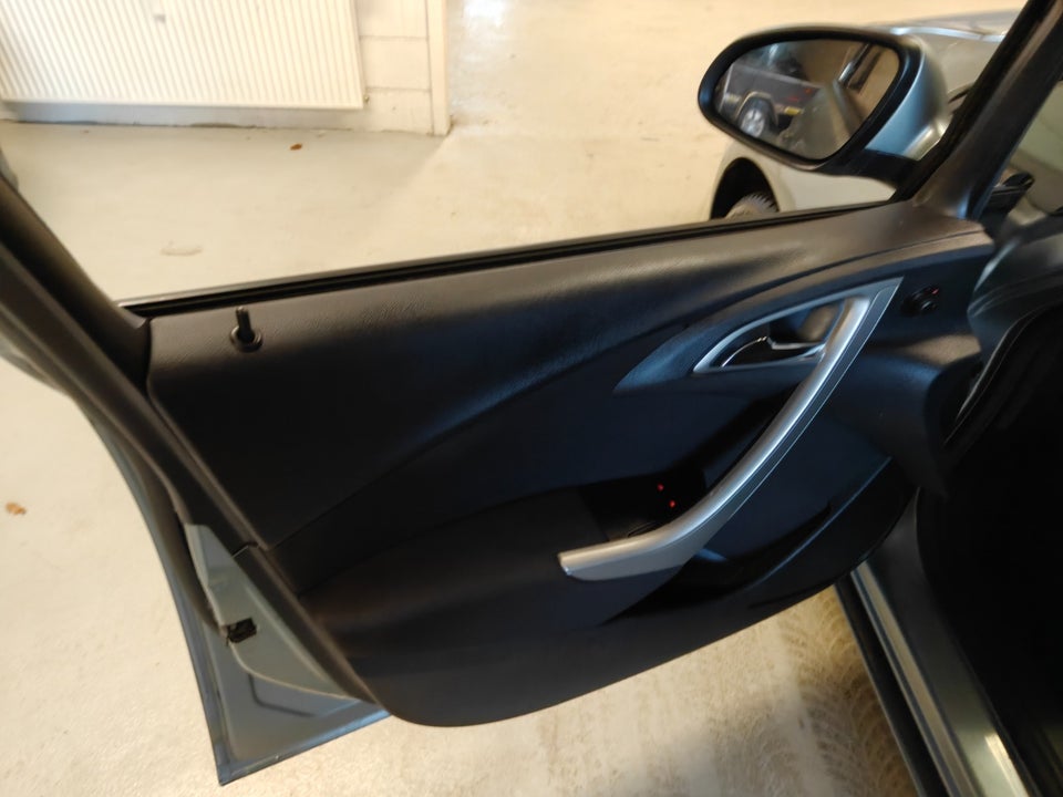 Opel Astra 1,4 T 140 Sport 5d