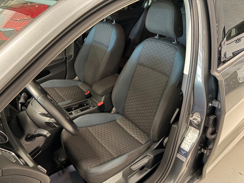 VW Golf VII 1,6 TDi 115 IQ.Drive DSG 5d