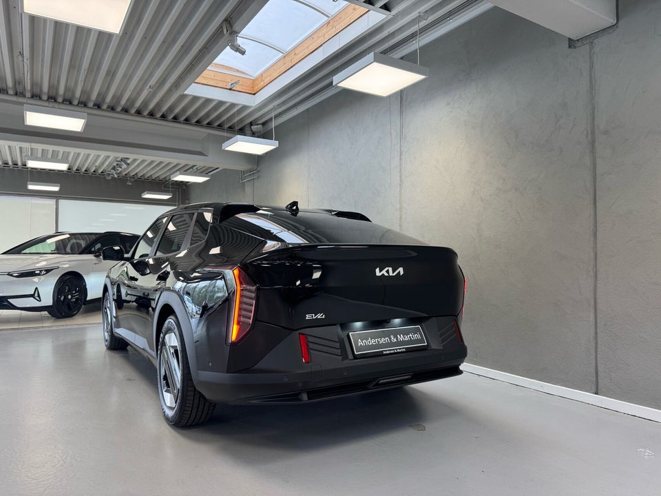 Kia EV4 81 Long Range Business Plus Fastback 4d