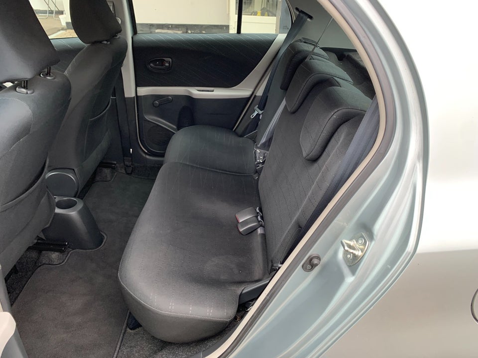 Toyota Yaris 1,3 Luna 5d