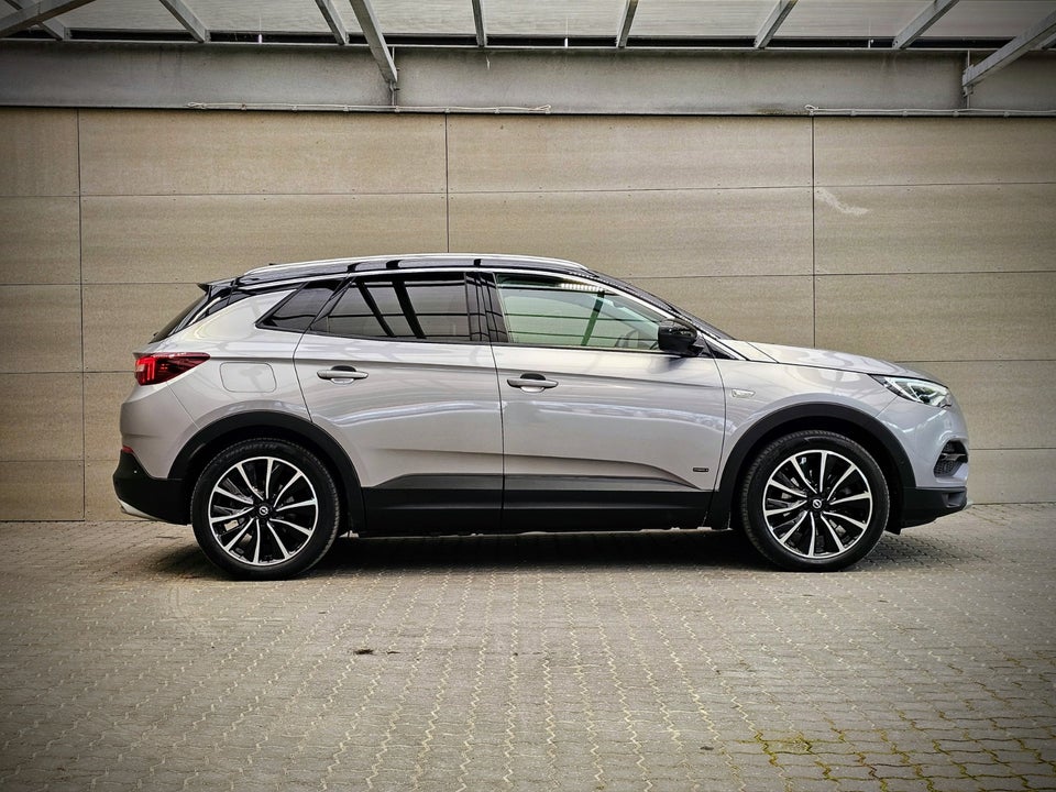 Opel Grandland X 1,6 Hybrid4 Ultimate aut. 5d