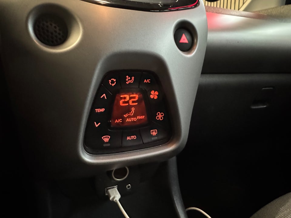 Toyota Aygo 1,0 VVT-i x-press 5d