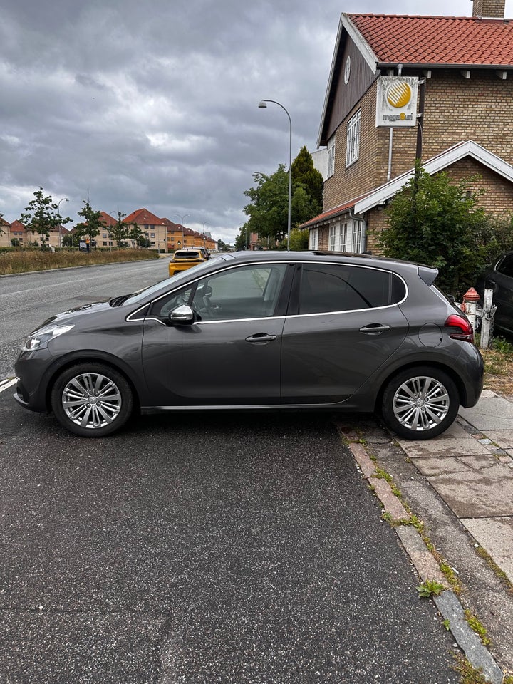 Peugeot 208 1,5 BlueHDi 100 Prestige Sky 5d