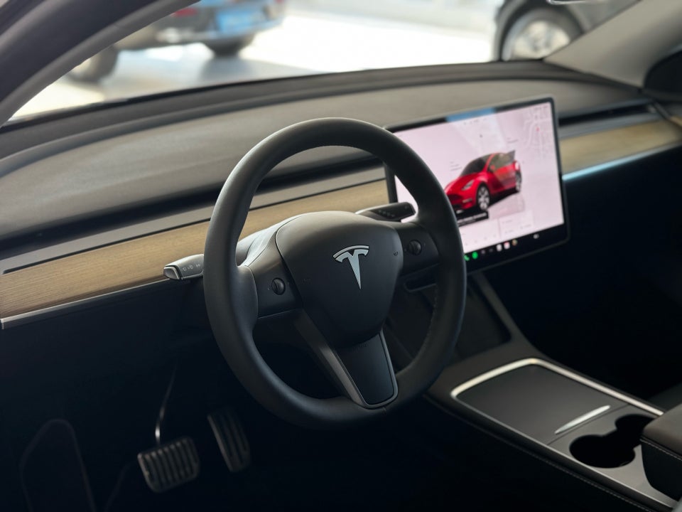 Tesla Model Y RWD 5d