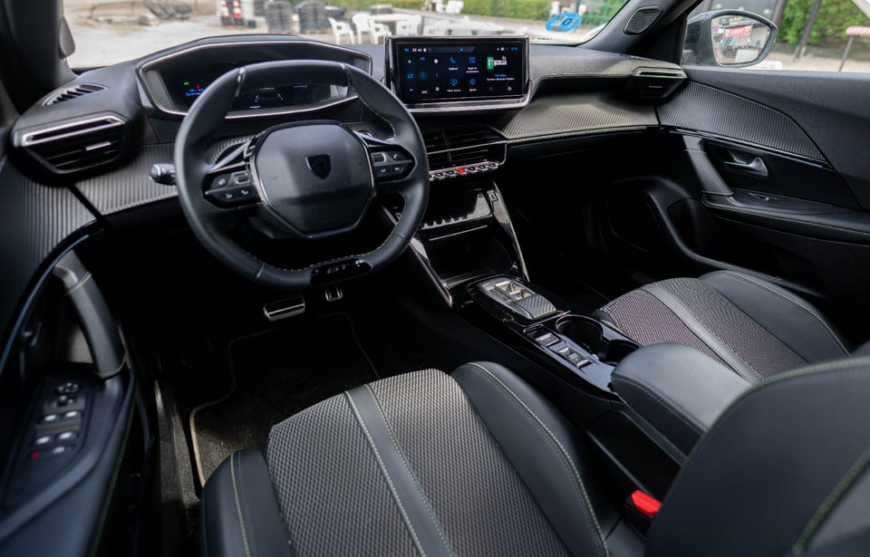 Peugeot e-2008 54 GT 5d