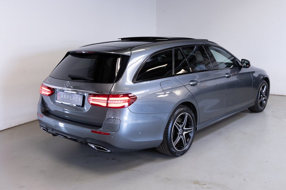 Mercedes E300 de 2,0 AMG Line stc. aut. 5d