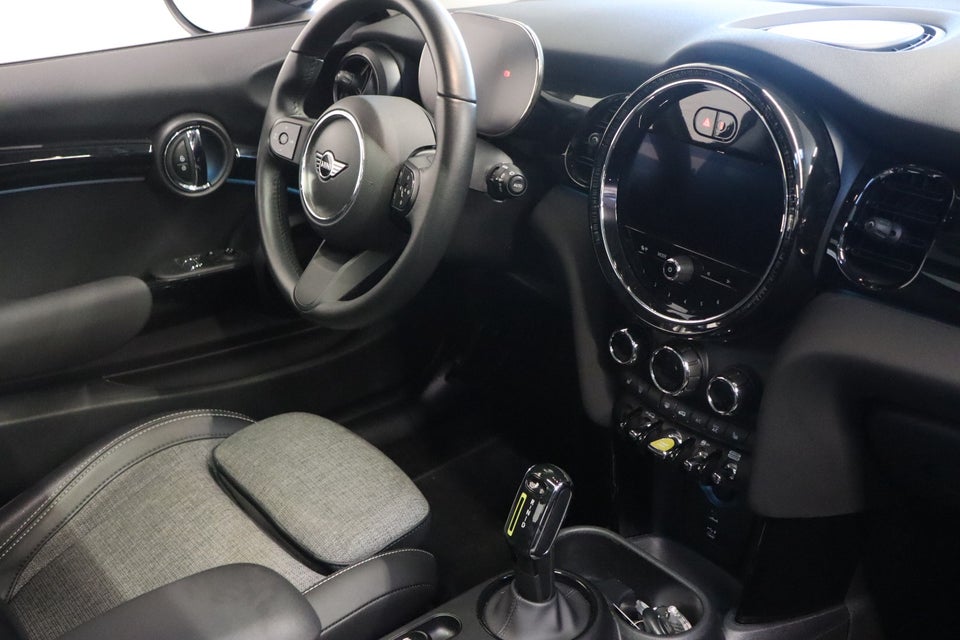 MINI Cooper SE Camden 3d