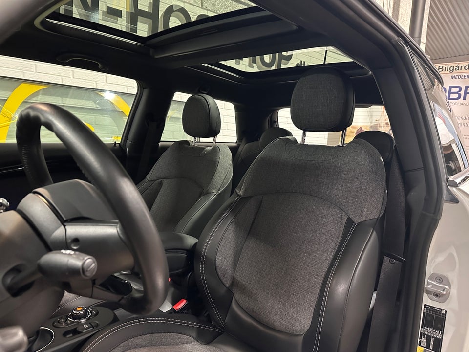 MINI Cooper SE Trim M Greenwich 3d