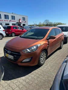Hyundai i30, modelår 2016, 322,000 km