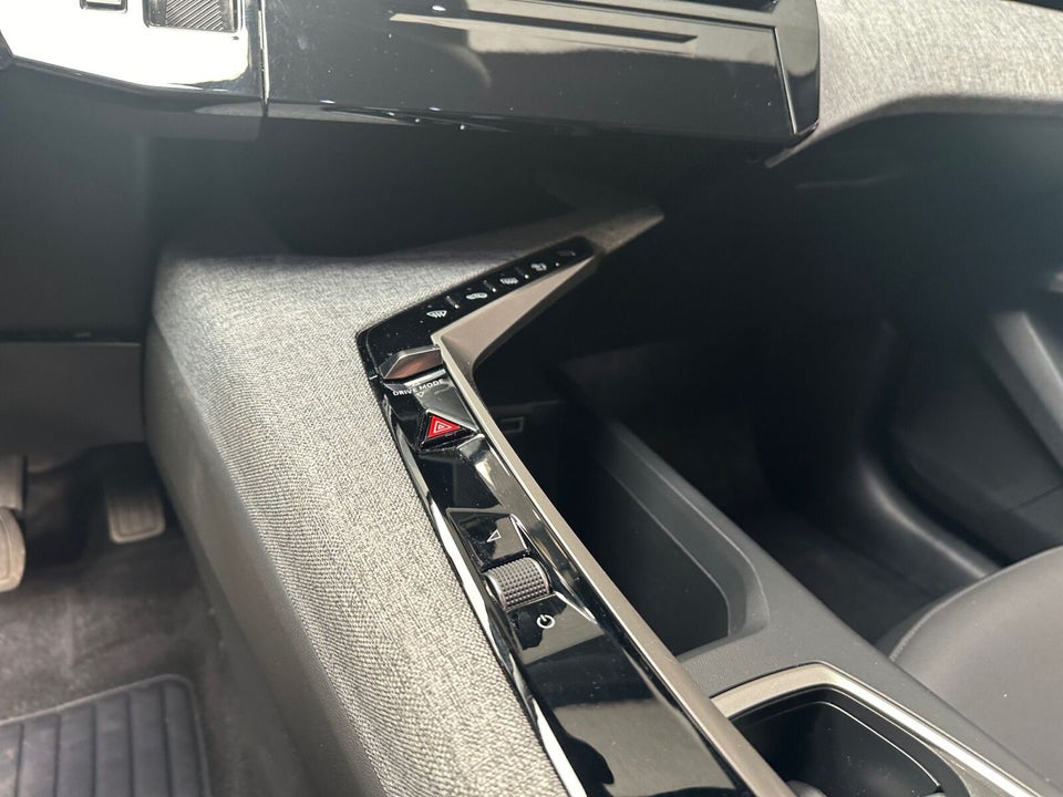 Peugeot e-5008 77 Allure Pack 7prs 5d