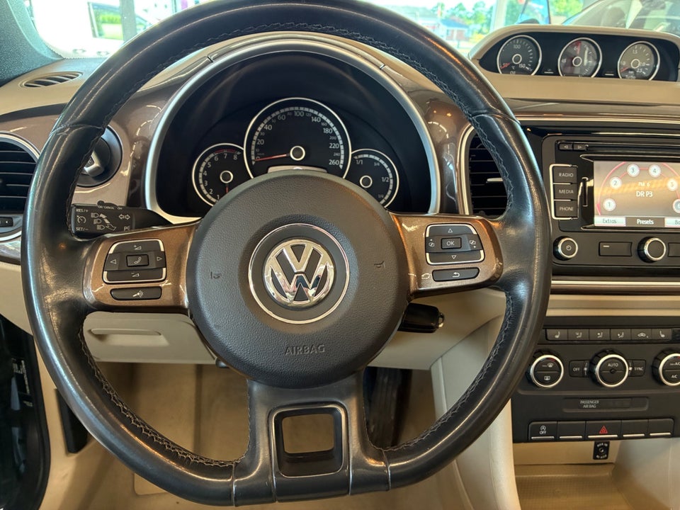 VW The Beetle 1,2 TSi 105 Design Cabriolet 2d
