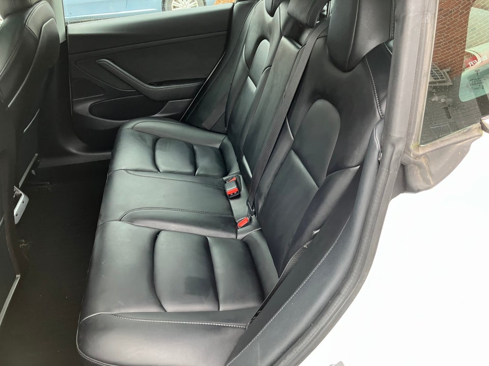 Tesla Model 3 Standard Range+ RWD 4d