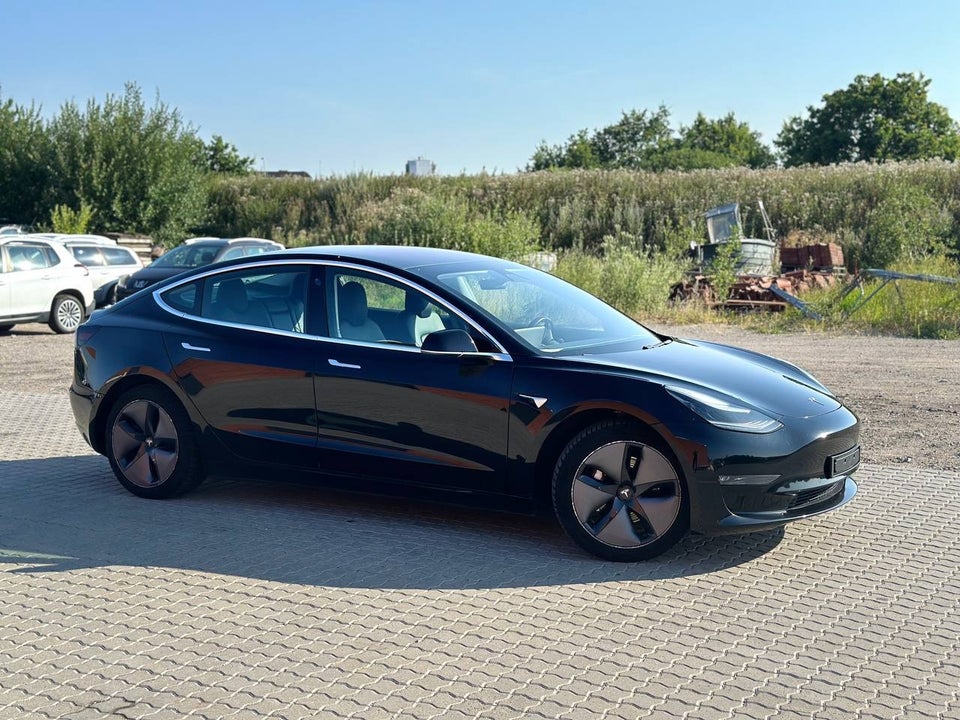 Tesla Model 3 Long Range AWD 4d