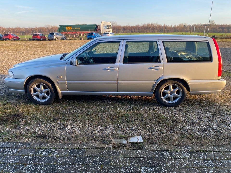Volvo V70 2,5 T 5d