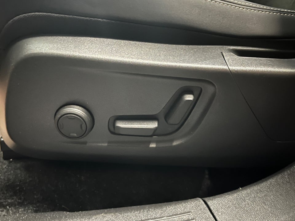 Volvo XC40 ReCharge Extended Range Ultimate 5d