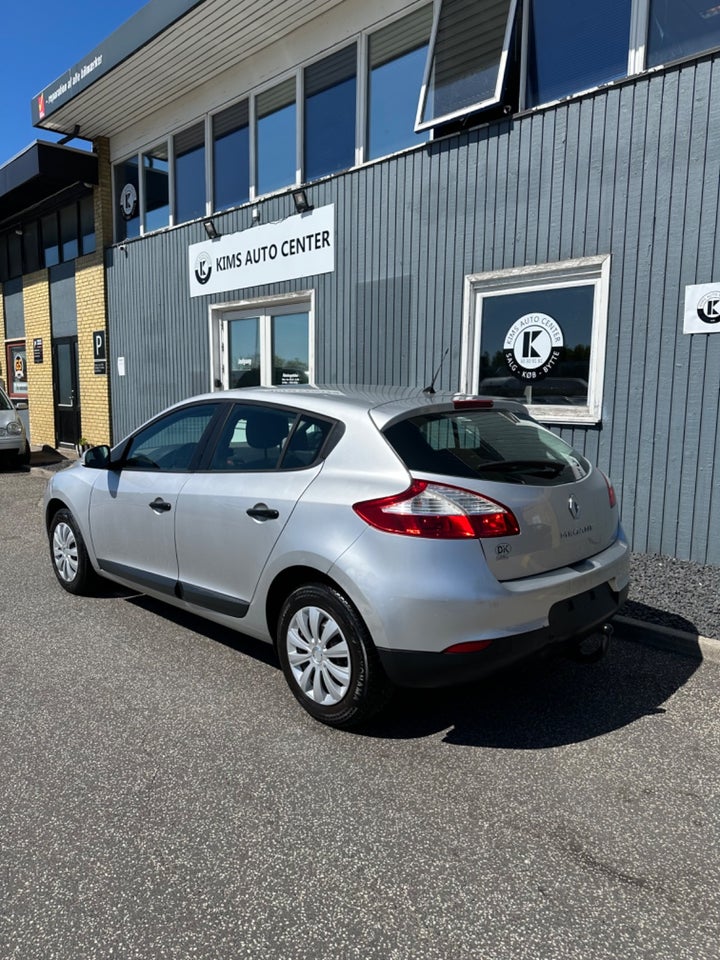 Renault Megane III 1,6 100 Expression 5d