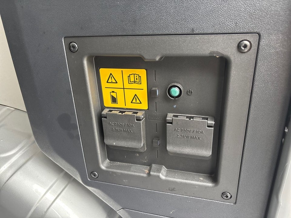Ford Transit Custom 320 L2 2,5 PHEV Limited CVT