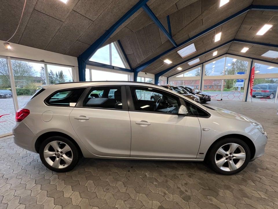 Opel Astra 1,4 T 140 Enjoy Sports Tourer 5d