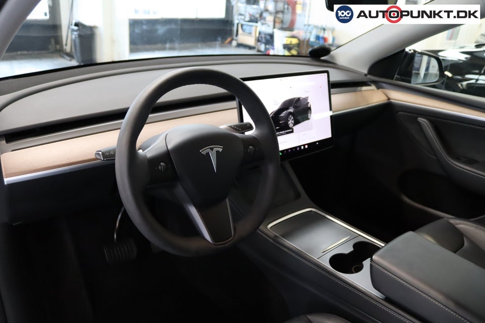Tesla Model Y Long Range AWD 5d
