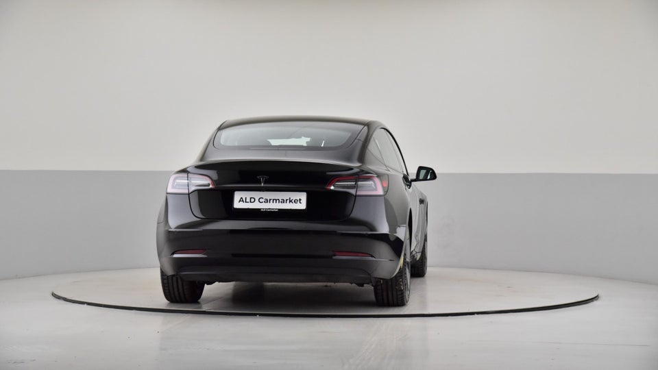 Tesla Model 3 Long Range AWD 4d