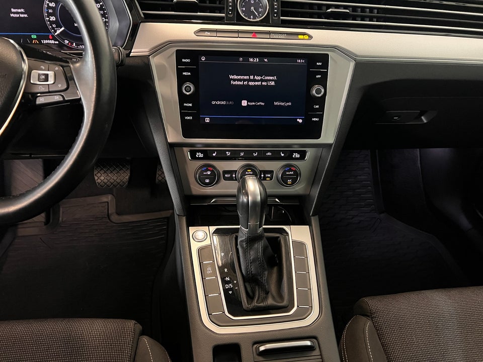 VW Passat 2,0 TDi 150 Comfortline Premium Variant DSG 5d