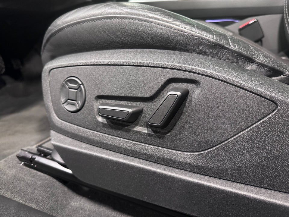 Audi e-tron 55 S-line Sportback quattro 5d