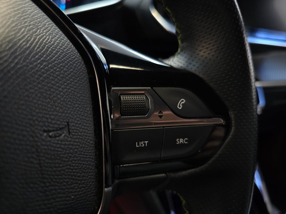 Peugeot e-208 50 GT 5d