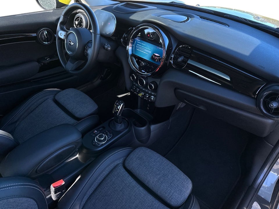 MINI Cooper SE Trim XL 3d