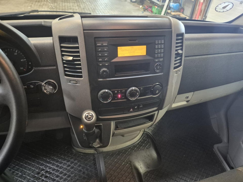 Mercedes Sprinter 319 3,0 CDi Alukasse m/lift 2d