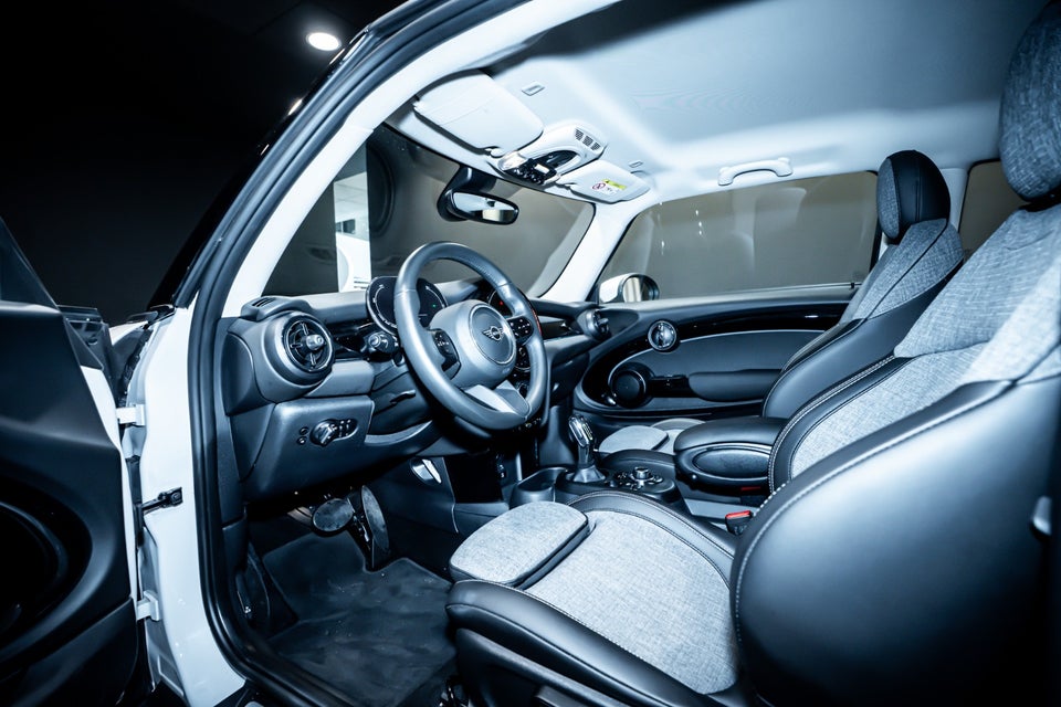 MINI Cooper SE Classic Trim 3d