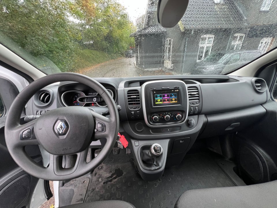 Renault Trafic T29 2,0 dCi 145 L2H1