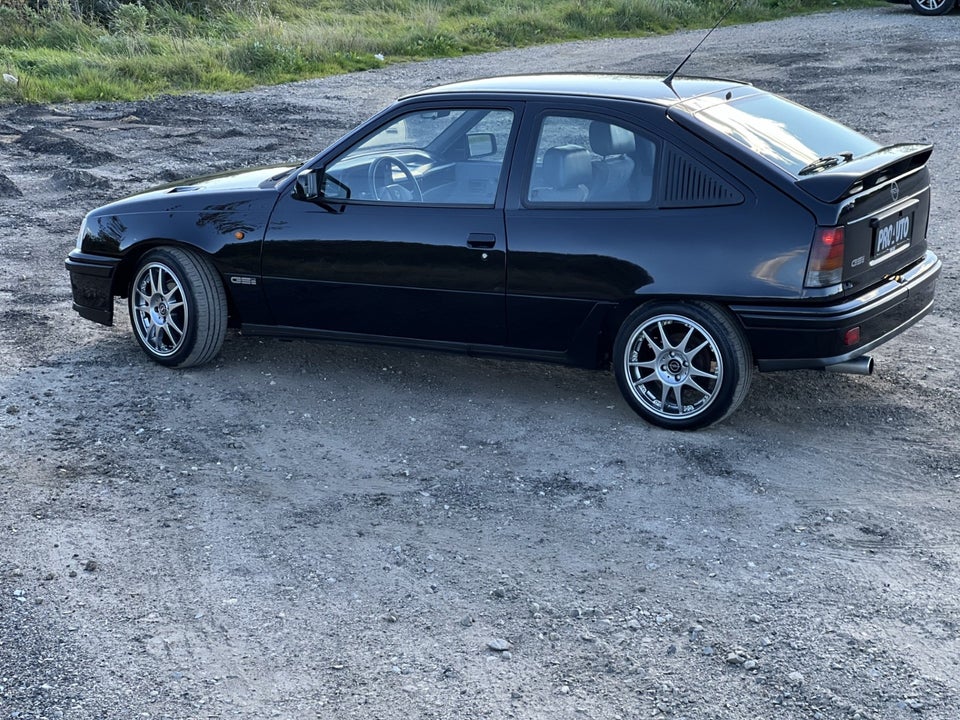 Opel Kadett 1,8 GSi 3d