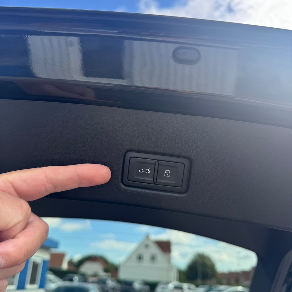 Audi Q4 e-tron 50 S-line quattro 5d