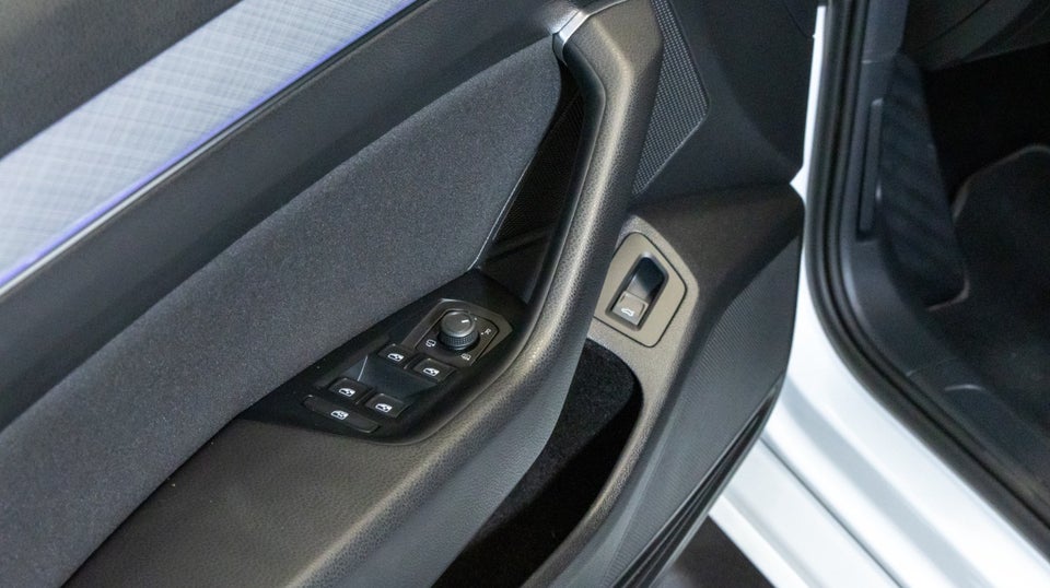 VW Passat 2,0 TDi 122 Business Variant DSG 5d