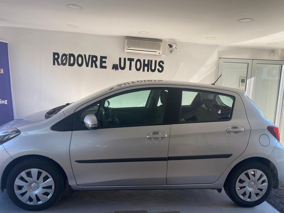 Toyota Yaris 1,3 VVT-i T2 5d