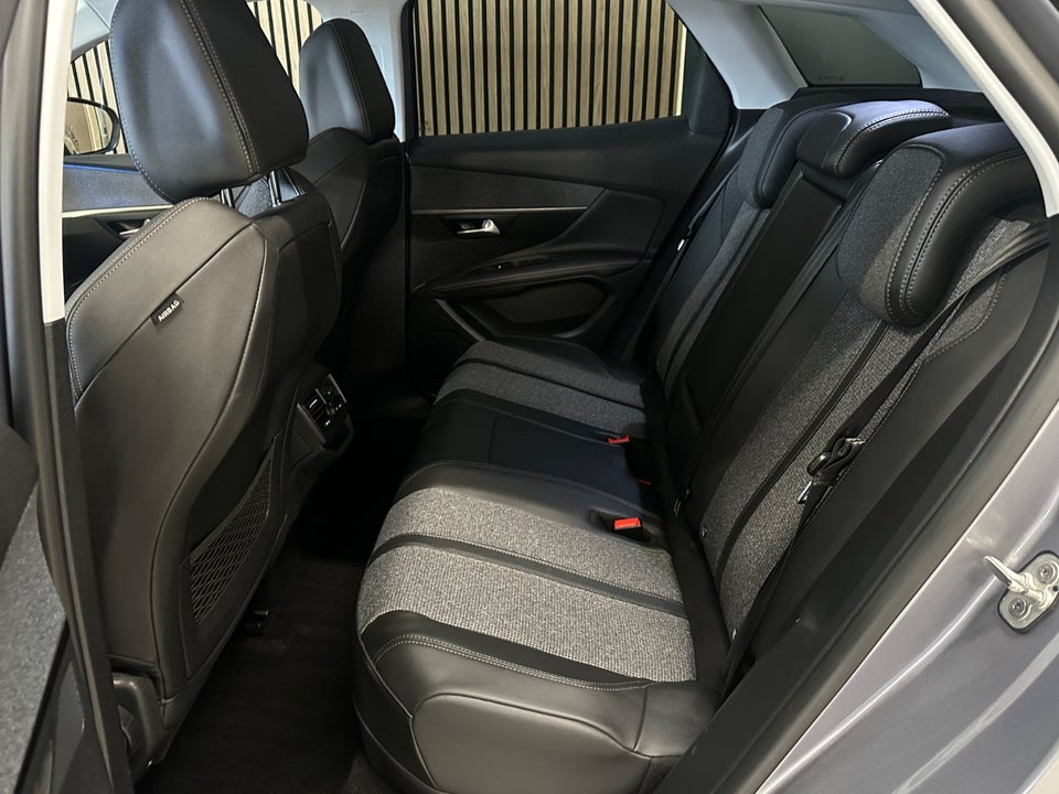 Peugeot 3008 1,6 Hybrid Allure Limited EAT8 5d