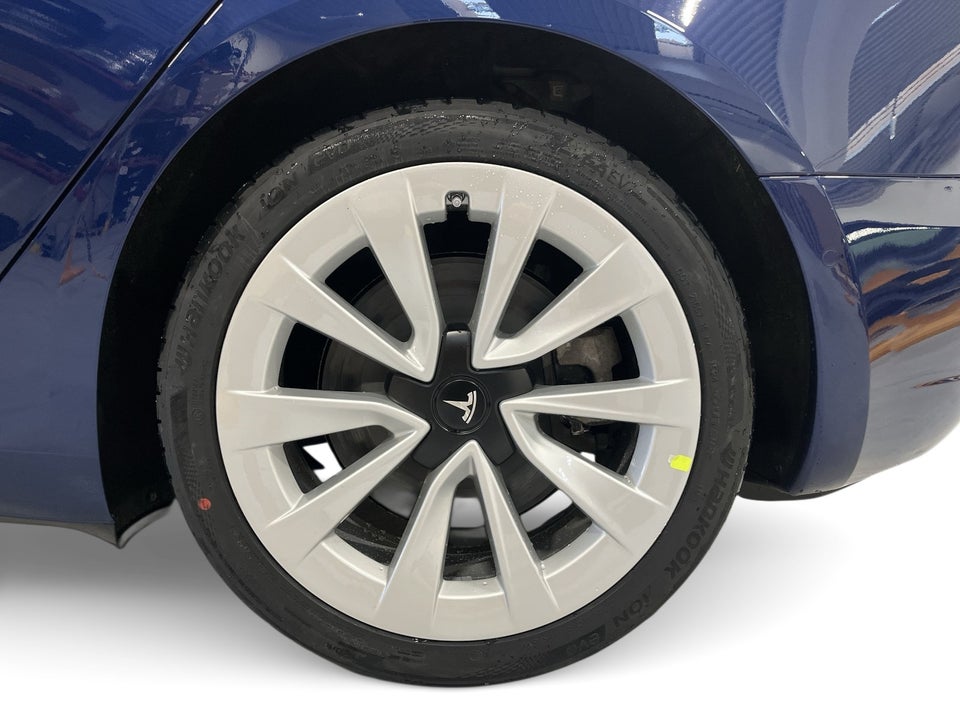 Tesla Model 3 Long Range AWD 4d