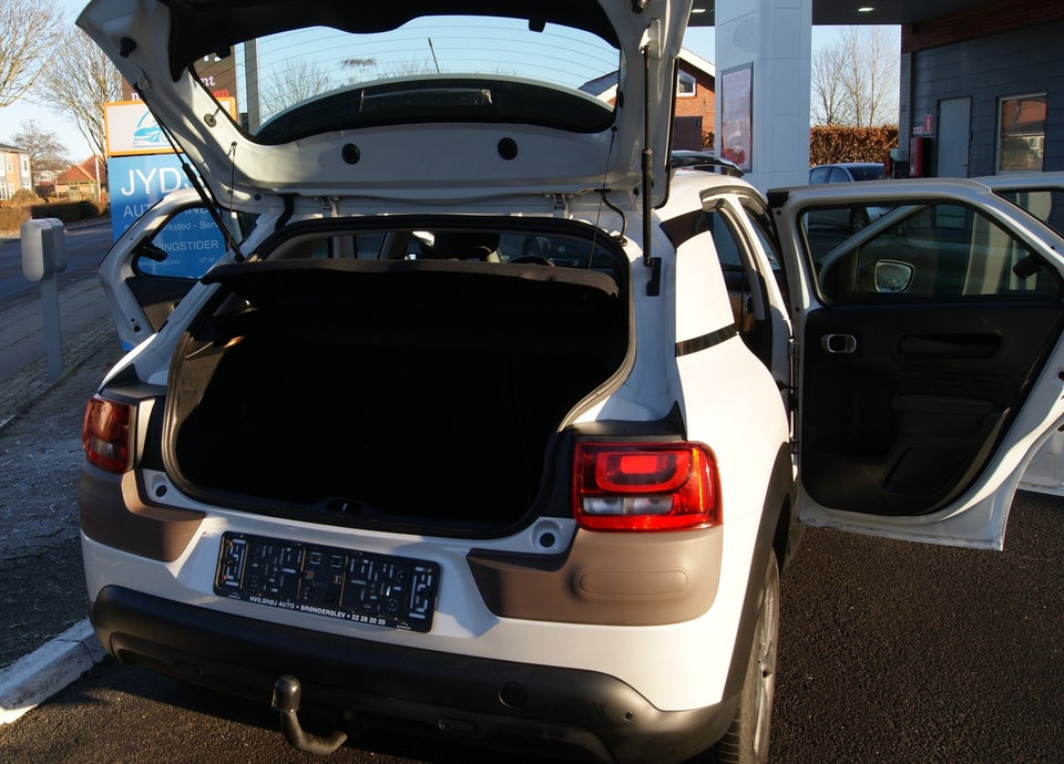 Citroën C4 Cactus 1,6 BlueHDi 100 Challenge 5d