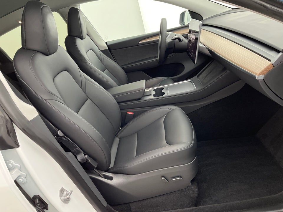 Tesla Model Y RWD 5d