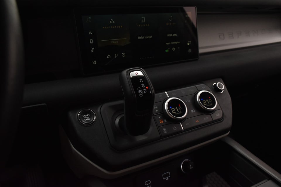 Land Rover Defender 110 3,0 D250 Hard Top SE aut. Van 5d