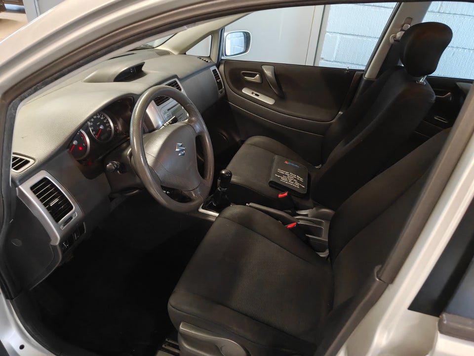 Suzuki Liana 1,6 GL 5d