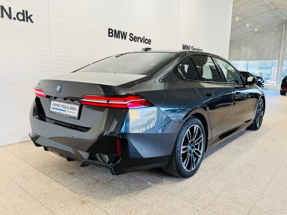 BMW i5 eDrive40 M-Sport 4d